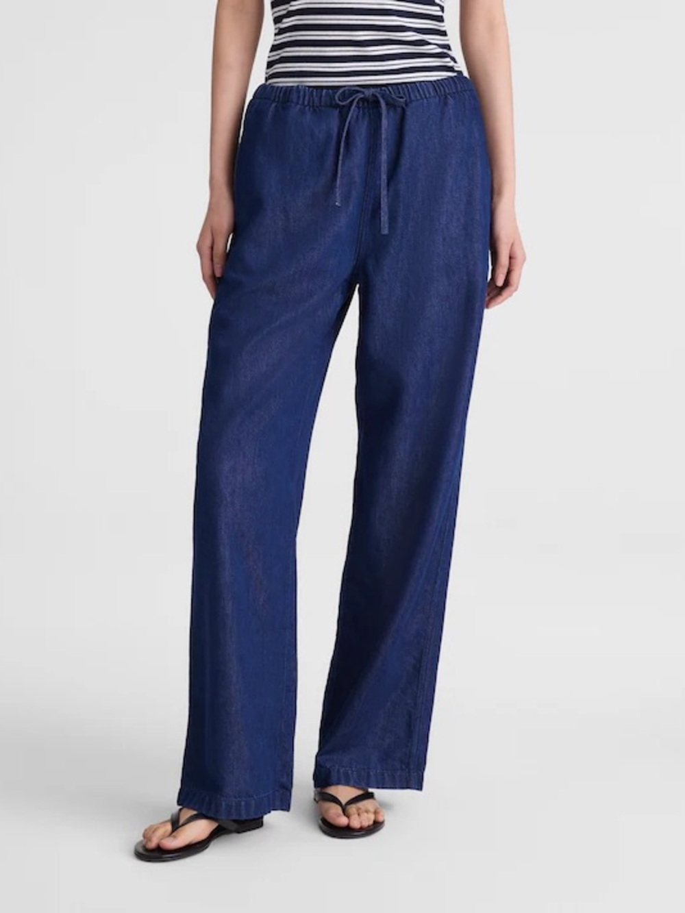 Pull-On Jeans in Airy Denim in Nostalgic blue NWOT